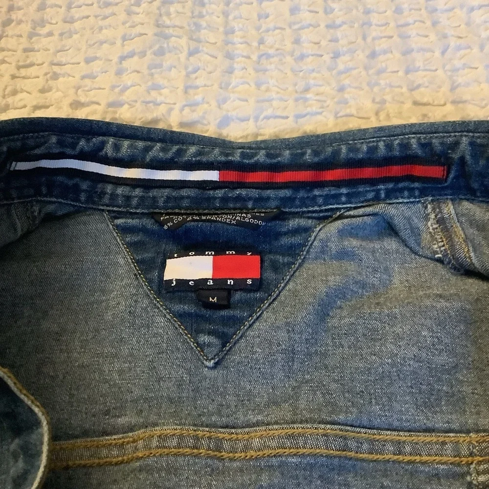 Tommy Hilfiger blue washed denim shirt/ jacket Size Medium - Picture 8 of 14